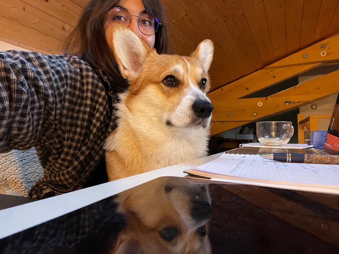 Laetitia et Guy, son corgi